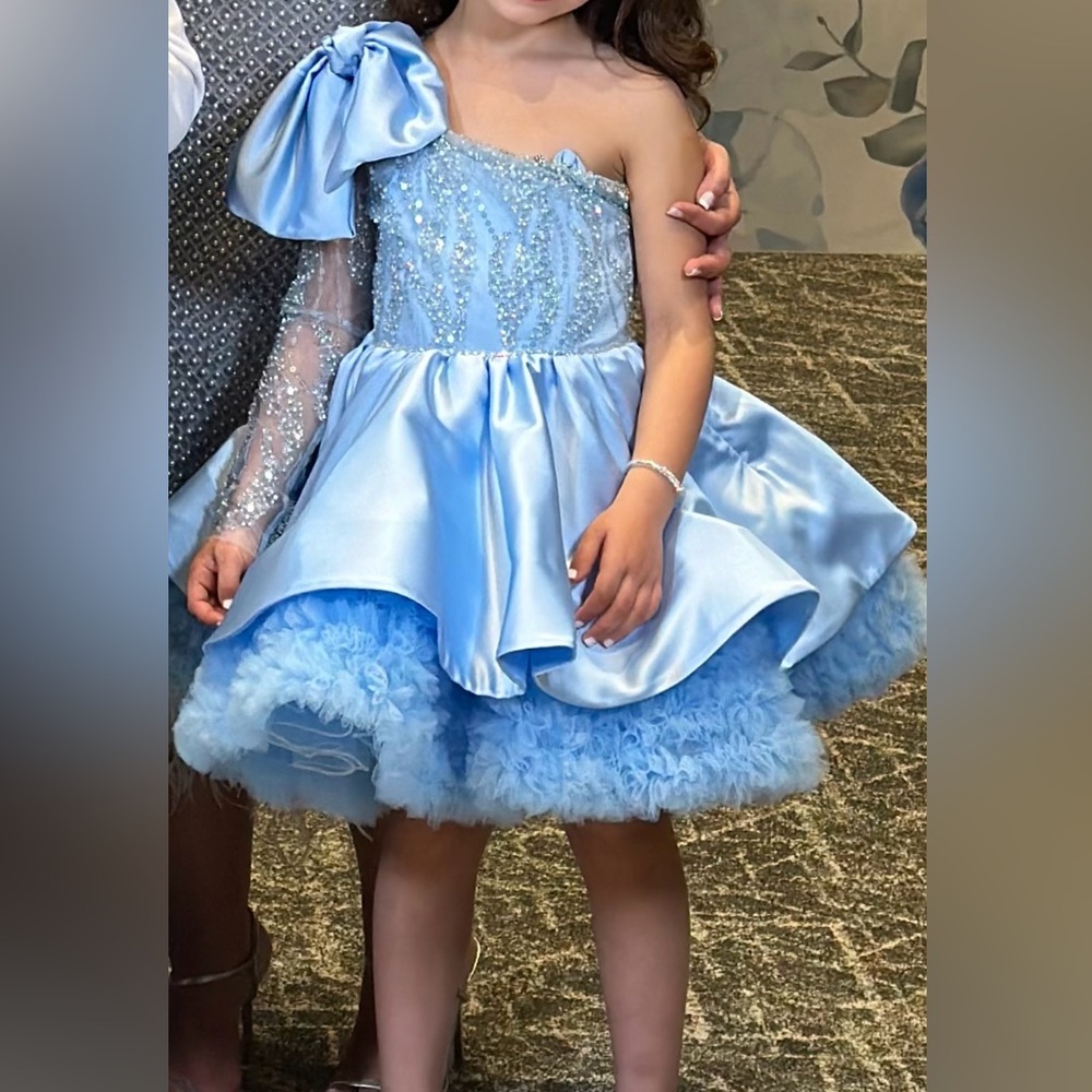Girls dress one sleeve formal